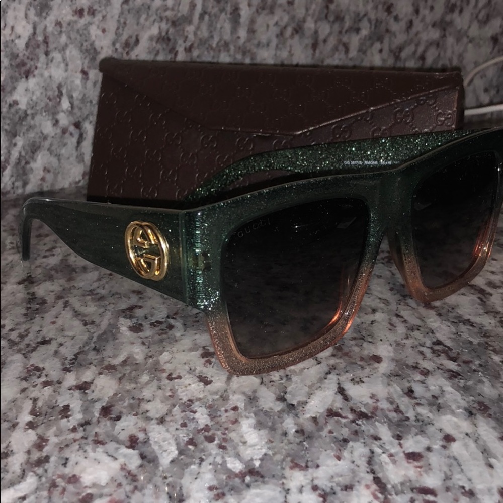 AUTHENTIC GUCCI SUNGLASSES